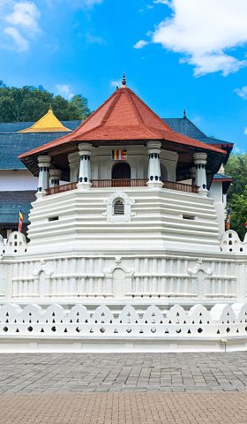 Temple,Of,The,Sacred,Tooth,Relic,,That,Is,Located,In