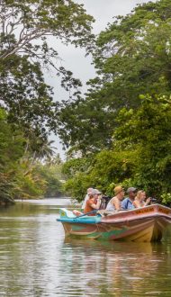 Negombo,Sri,Lanka,July,24,2017,-,Tourists,Take,A